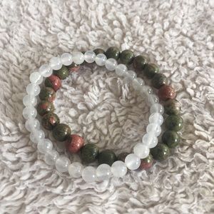 Precious stone bracelet: quartz and unakite